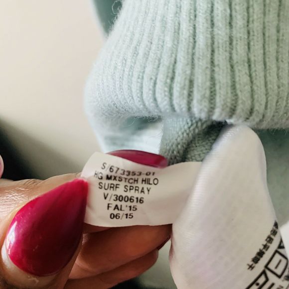 Banana Republic Wool Split Hem Boyfriend Sweater - Picture 5 of 6